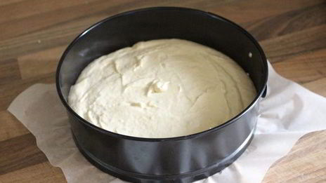 банановый пирог в пряной заливке