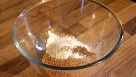 банановый пирог в пряной заливке