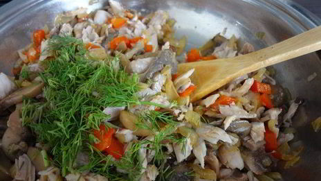 блинчатый пирог с курицей и грибами