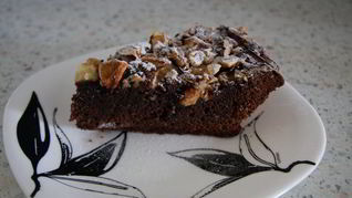 Быстрый шоколадный пирог с яблоками