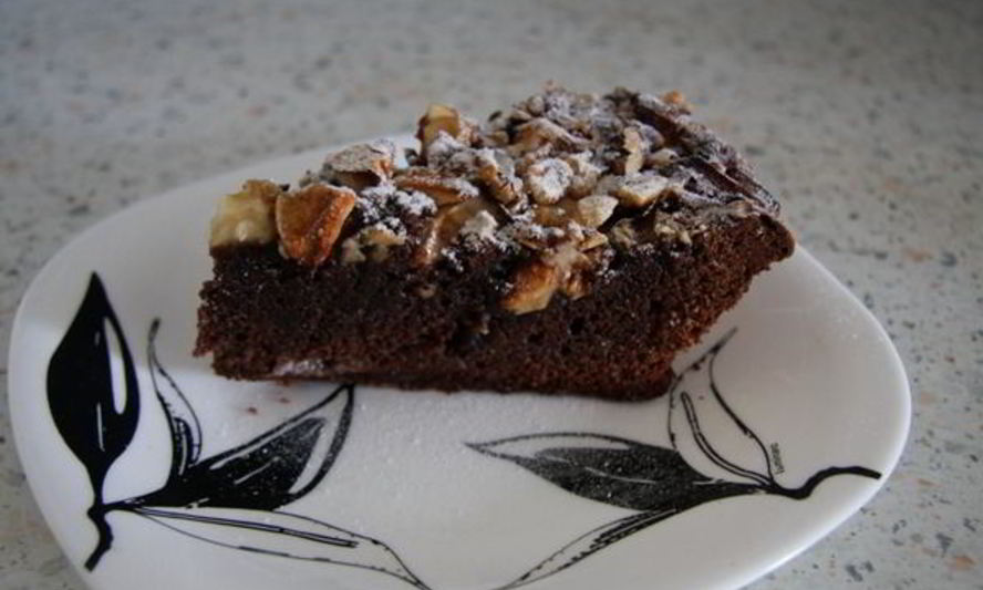 Рецепт быстрого шоколадного пирога с яблоками