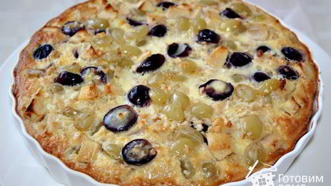 грушево-виноградный пирог