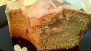 Грушевый пирог с марципаном