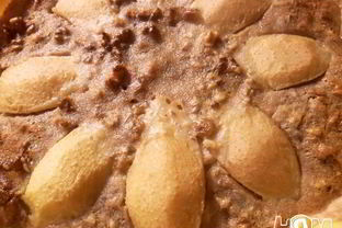 Грушевый пирог с орехами