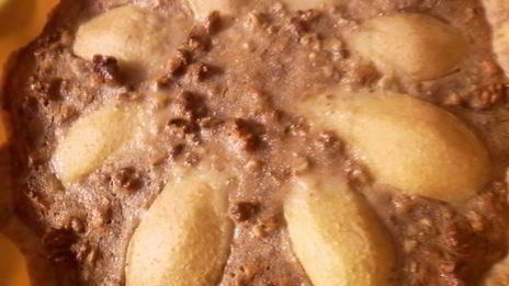 грушевый пирог с орехами