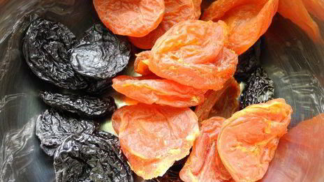 кукурузно-творожный пудинг-пирог с сухофруктами