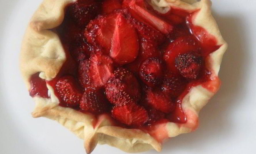 Рецепт мини-пирогов с клубникой