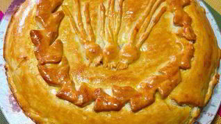 Многослойный луковый пирог