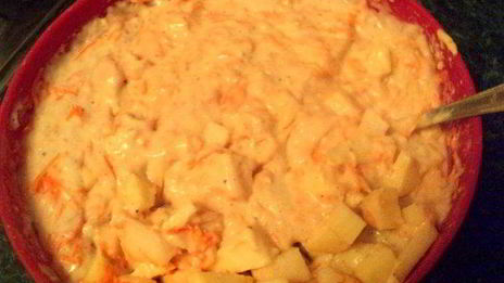 морковный пряный пирог с фруктами