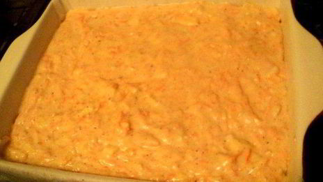 морковный пряный пирог с фруктами