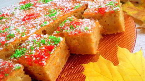 морковный пряный пирог с фруктами