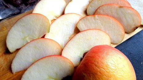 песочный пирог с фруктами в творожном муссе