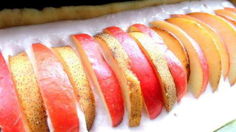 песочный пирог с фруктами в творожном муссе