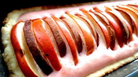 песочный пирог с фруктами в творожном муссе