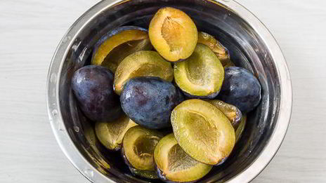 песочный сливовый пирог