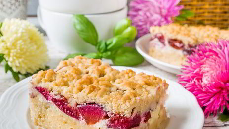 песочный сливовый пирог