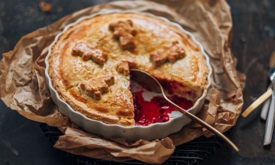 Рецепт пирога из песочного теста с клюквой и заварным тестом