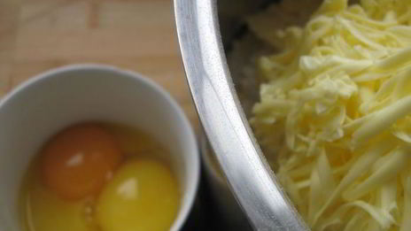 пирог из песочного теста с творожной начинкой