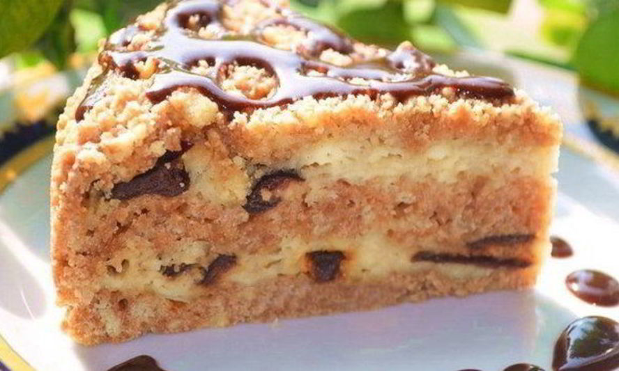 Рецепт пирога из песочной крошки с творогом и черносливом