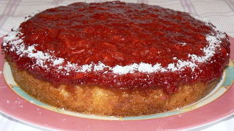 пирог кокосово-клубничный