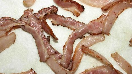 пирог с беконом и яйцами