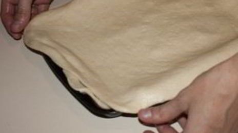 пирог с капустой и рыбной консервой