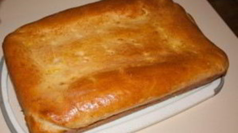 пирог с капустой и рыбной консервой