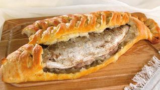 Пирог с карасями