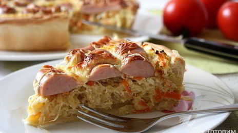 пирог с кислой капустой и сосисками