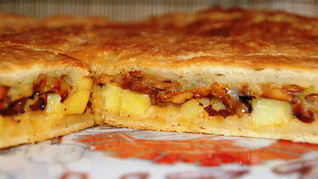 Пирог с лисичками и картофелем