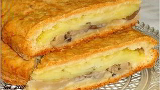 Пирог с начинкой из картофеля и грибов