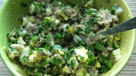 пирог с рыбкой и яйцом