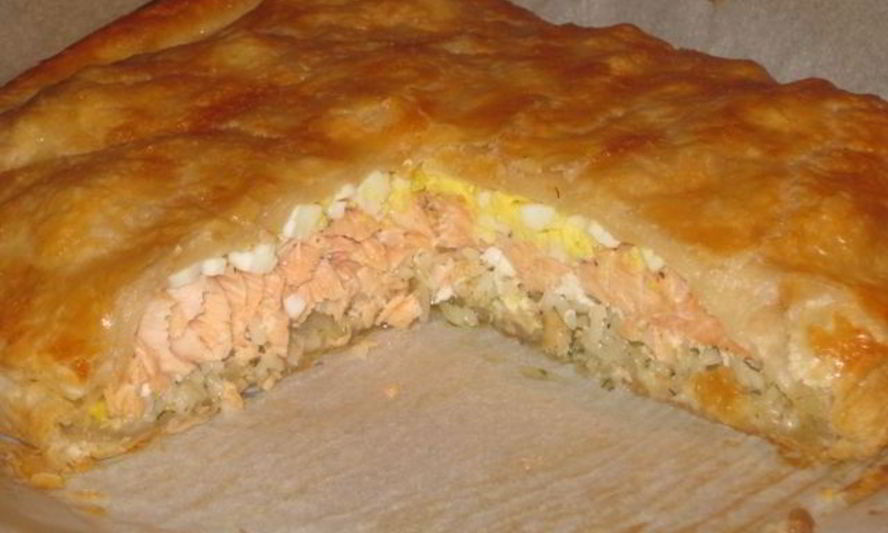 Рецепт пирога с семгой и рисом