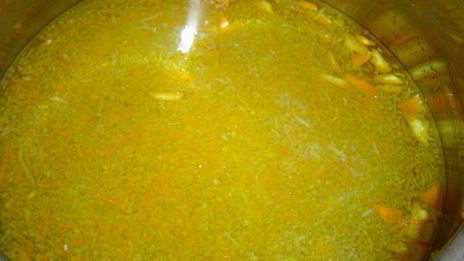 пирог с яблоками, фаршированными марципаном и вялеными вишнями