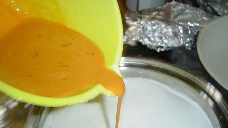 пирог с яблоками, фаршированными марципаном и вялеными вишнями