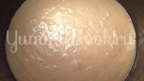 пирог со сливами и яблоками в мультиварке