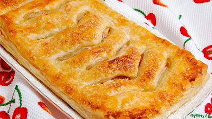 Пироги из слоеного теста