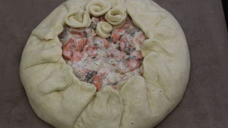 праздничный рыбный пирог