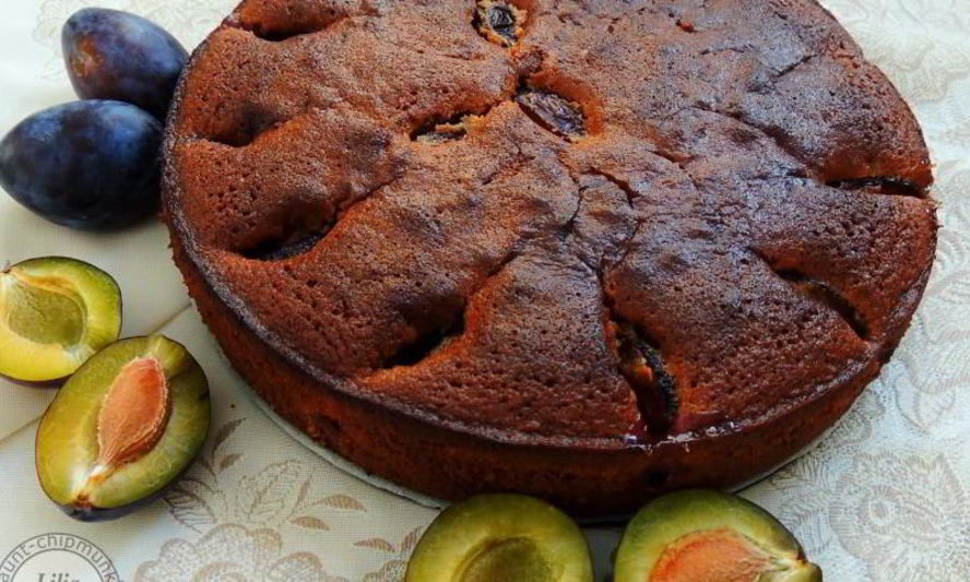 Рецепт шоколадного пирога со сливами