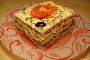 Слоеный пирог с рыбной консервой