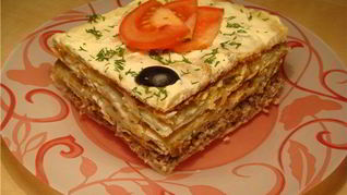 Слоеный пирог с рыбной консервой