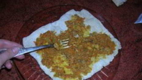 слоеный пирог с рыбной консервой