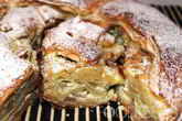 Слоеный пирог с яблоками