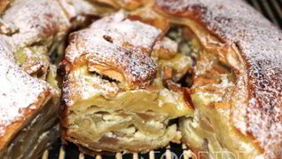 Слоеный пирог с яблоками