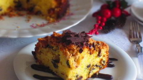 творожный пирог с черносливом и карамелизированным фундуком