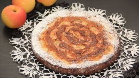 творожный пирог с черносливом и яблоком