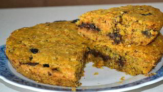 Тыквенный пирог с черносливом и шоколадом