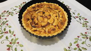 Яблочный песочный пирог