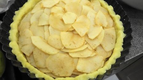 яблочный песочный пирог