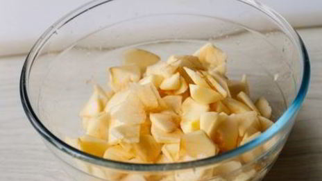 яблочный пирог на дрожжевом тесте